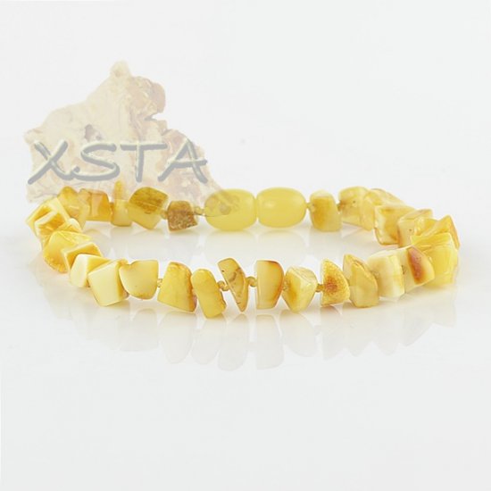 Polished amber bracelet with screw clasp